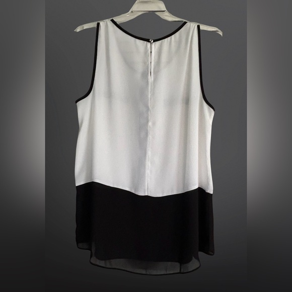 Black and white sleeveless chiffon top; M; new in package. Silver button detail - Picture 3 of 6